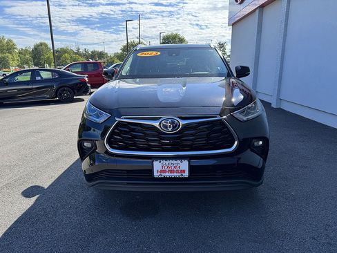 Used 2023 Toyota Highlander Limited AWD/4WD image 3