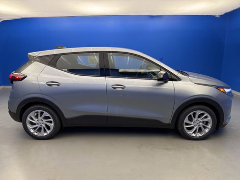 New 2027 Chevrolet Bolt LT w/ Comfort Package FWD image 8