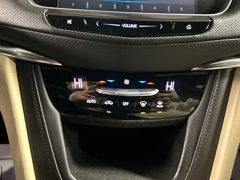 Used 2017 Cadillac XT5 FWD image 18