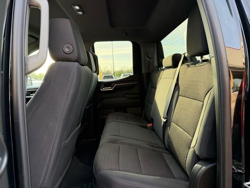 Used 2025 GMC Sierra 1500 Elevation image 17