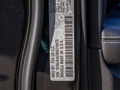 Used 2025 Jeep Grand Cherokee L Altitude image 37