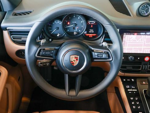 Used 2026 Porsche Macan AWD/4WD image 30