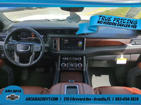 Used 2023 GMC Yukon Denali Ultimate AWD/4WD image 15