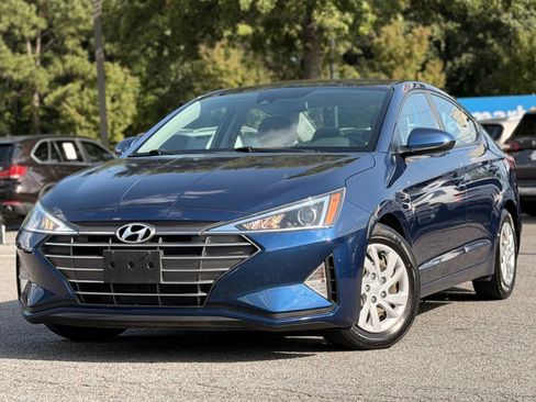 Used 2020 Hyundai Elantra SE FWD image 1