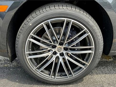 New 2025 Porsche Macan image 15