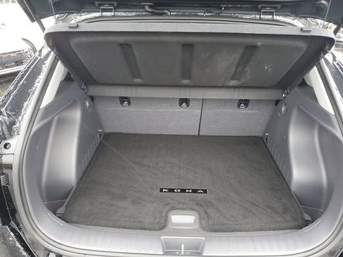 Used 2025 Hyundai Kona SEL image 11
