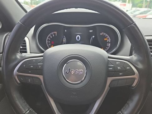 Used 2019 Jeep Grand Cherokee Altitude AWD/4WD image 11