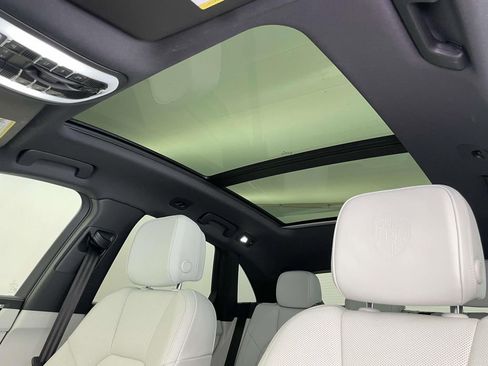 Used 2024 Porsche Macan image 18