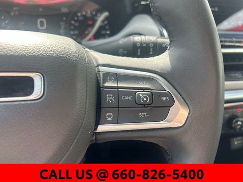 Used 2025 Jeep Compass Limited AWD/4WD image 13