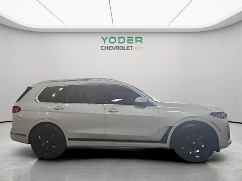 Used 2021 BMW X7 xDrive40i w/ Premium Package AWD/4WD image 4