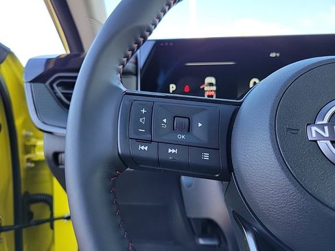 Used 2025 Nissan Kicks SR image 23