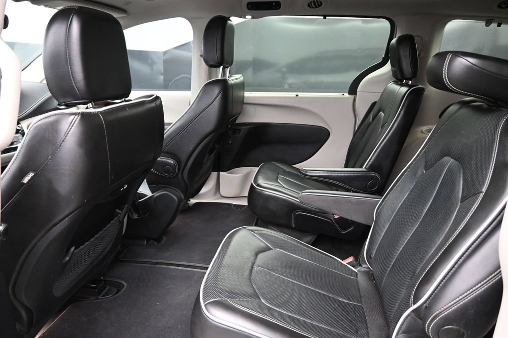 Used 2022 Chrysler Pacifica Limited AWD/4WD image 20