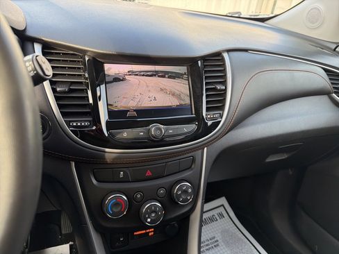 Used 2021 Chevrolet Trax LT w/ Driver Confidence Package image 24