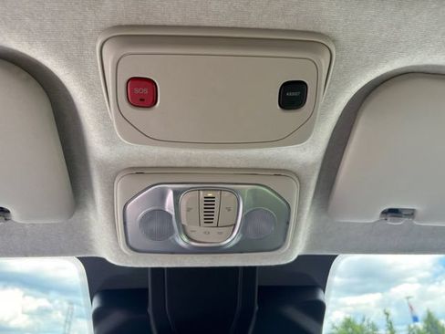 Used 2025 RAM ProMaster 2500 w/ U-Haul Equipment Group FWD image 21