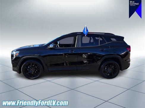 Used 2023 GMC Terrain SLE w/ Driver Convenience Package image 3