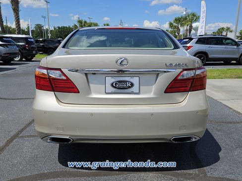 Used 2011 Lexus LS 460 L w/ Luxury Pkg RWD image 4