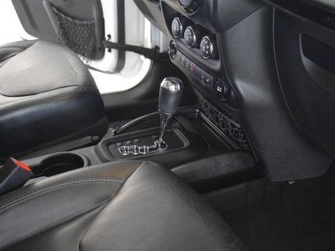 Used 2014 Jeep Wrangler Unlimited Sahara AWD/4WD image 57
