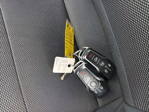 Used 2015 Ford Mustang Coupe image 28