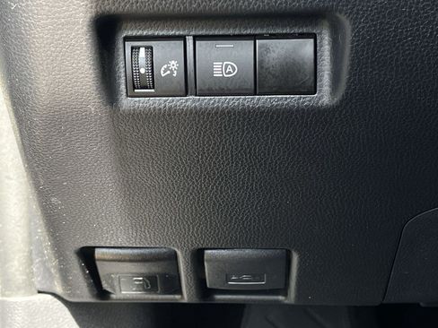 Used 2024 Toyota RAV4 XLE FWD image 20