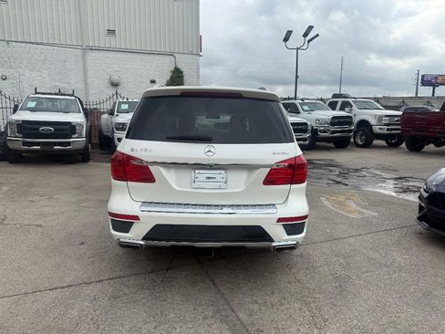 Used 2014 Mercedes-Benz GL 550 4MATIC image 5