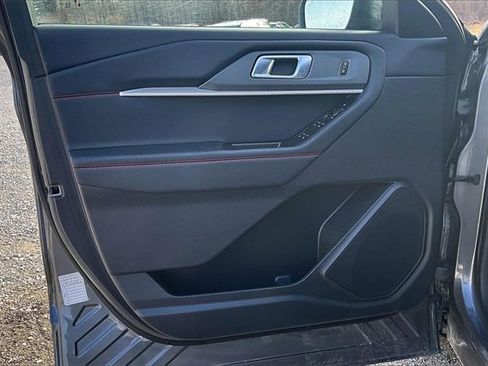 Used 2025 Ford Explorer ST-Line w/ ST-Line Street Pack image 23