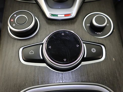 Used 2022 Alfa Romeo Stelvio Ti image 53