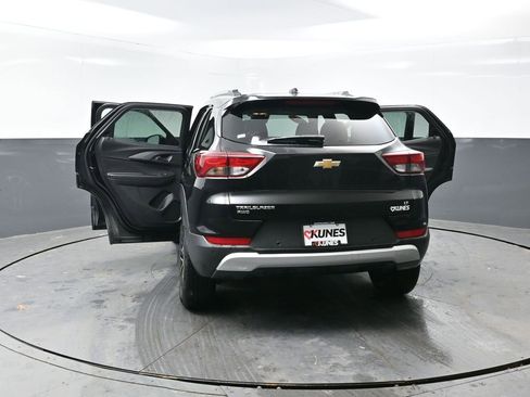 Used 2025 Chevrolet TrailBlazer LT w/ Driver Confidence Package image 56