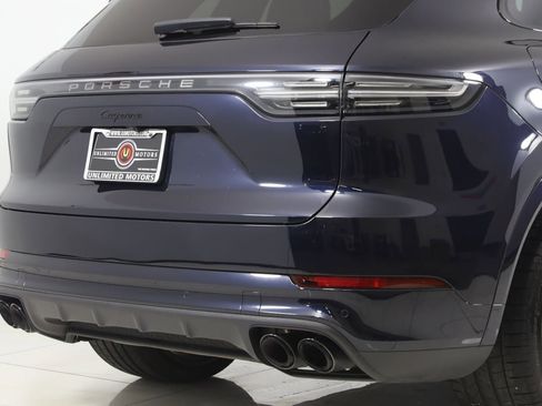 Used 2022 Porsche Cayenne Platinum Edition w/ Premium Package Plus AWD/4WD image 53