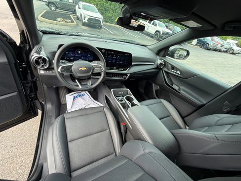 Used 2026 Chevrolet Equinox LT w/ Convenience Package II AWD/4WD image 25