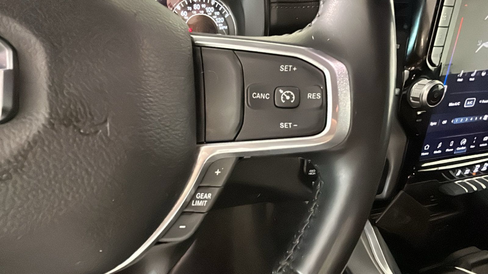 Used 2023 RAM 1500 Laramie AWD/4WD image 19
