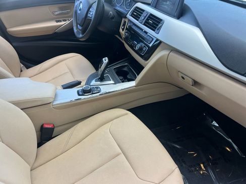 Used 2018 BMW 320i Sedan image 15