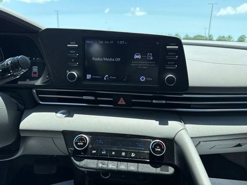 Used 2023 Hyundai Elantra SEL FWD image 18