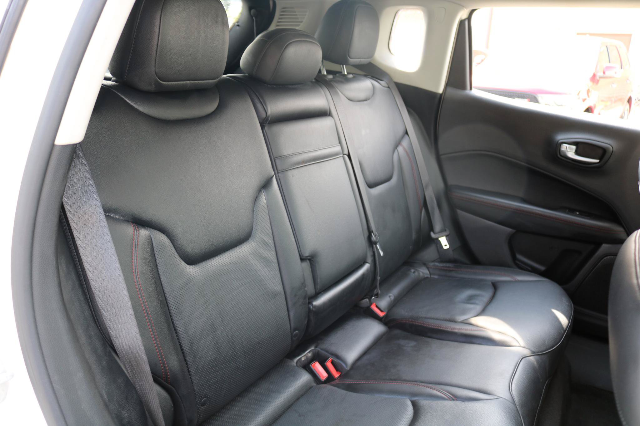 Used 2017 Jeep Compass Trailhawk w/ Leather Interior Group AWD/4WD image 39