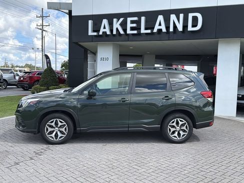 Certified 2023 Subaru Forester Premium AWD/4WD image 3