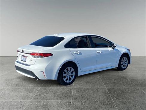 Certified 2022 Toyota Corolla LE image 5