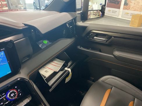 New 2025 GMC Sierra 3500 AT4 w/ AT4 Premium Plus Package image 34