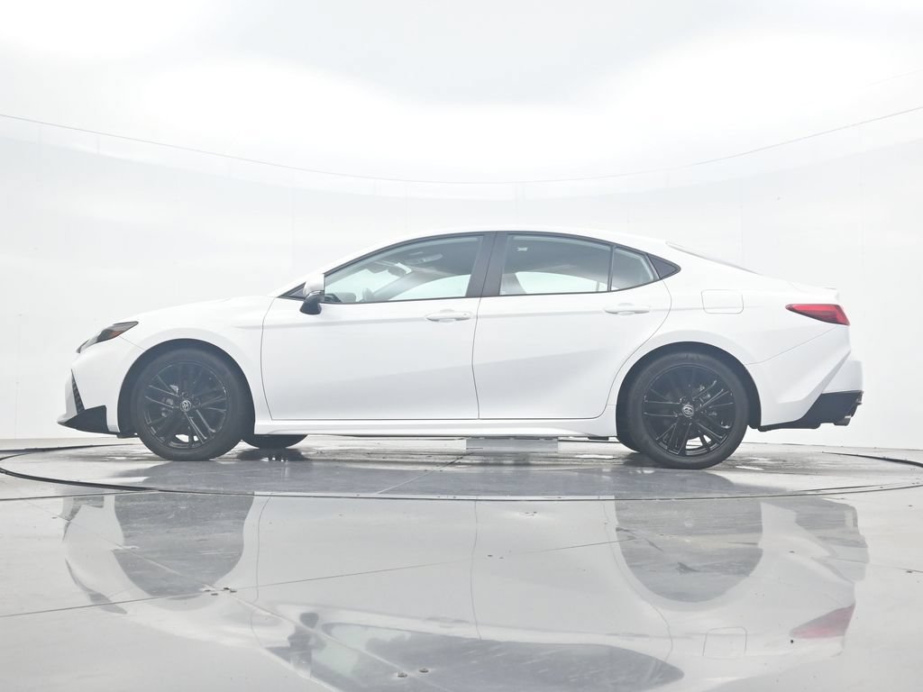 Used 2025 Toyota Camry SE FWD image 37
