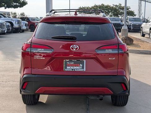 Used 2024 Toyota Corolla Cross XLE w/ Convenience Package FWD image 7