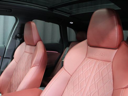 Used 2025 Audi SQ5 Prestige image 4