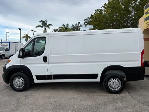 Used 2024 RAM ProMaster 2500 w/ Safety Group FWD image 2