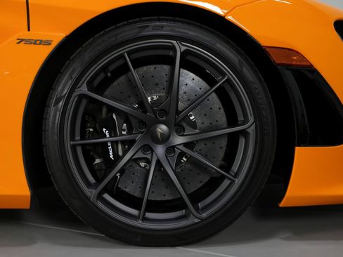 Used 2026 McLaren 750S Spider RWD image 28