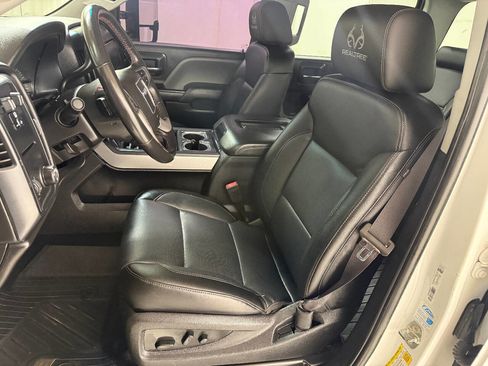 Used 2017 GMC Sierra 2500 Base 4x4 4dr Crew Cab LB w/ Sierra Convenience Package image 59