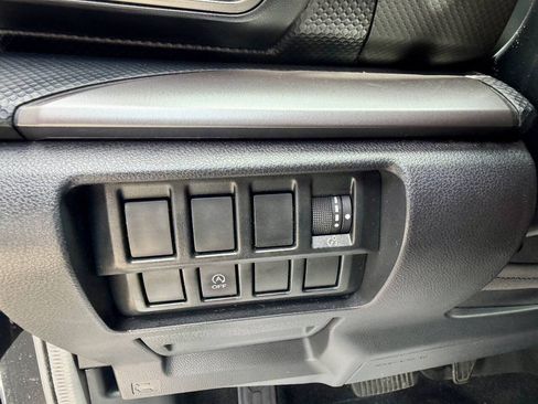 Used 2019 Subaru Forester Premium AWD/4WD image 36