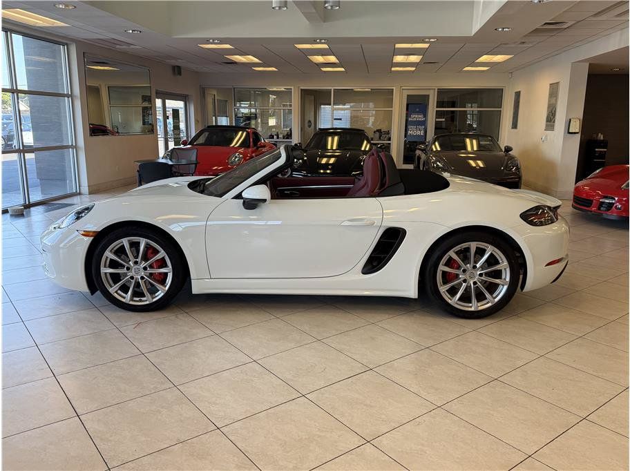 Used 2024 Porsche 718 Boxster S RWD image 6