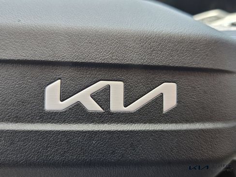 Certified 2026 Kia Sorento LX FWD image 28