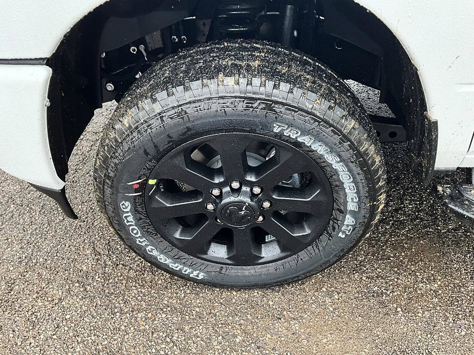 New 2027 RAM 3500 Big Horn AWD/4WD image 11