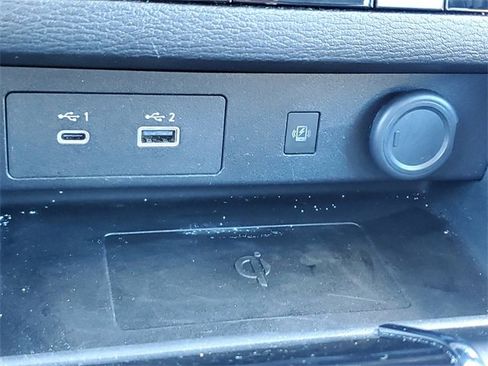 Used 2024 Mitsubishi Outlander SE image 32