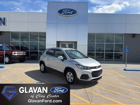 Used 2020 Chevrolet Trax LS w/ Tint and Cruise Package FWD image 1