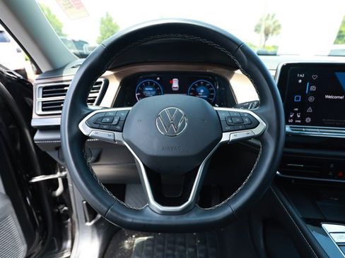Used 2024 Volkswagen Atlas SE FWD image 11