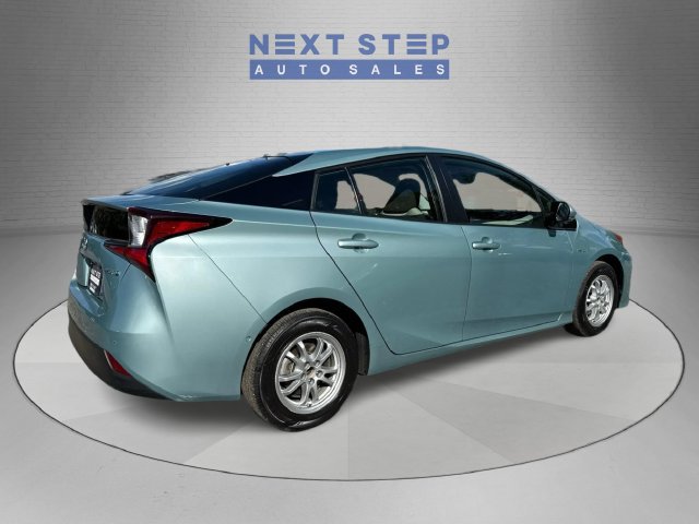 Used 2020 Toyota Prius LE FWD image 8
